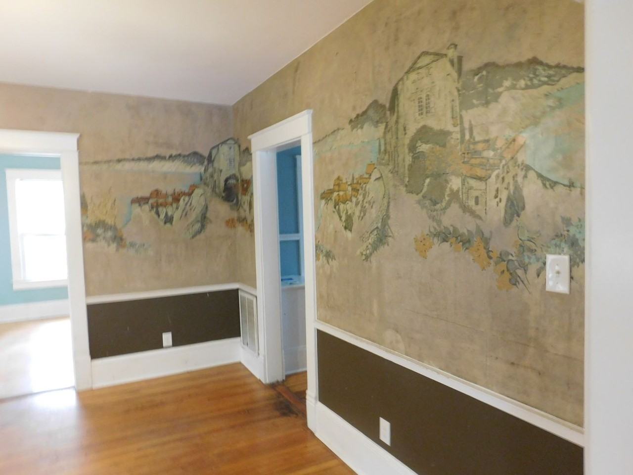 605 Johnson St - Photo 6 of 33