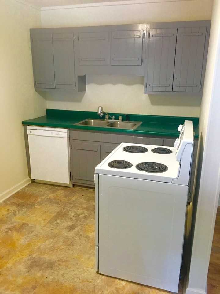 1640 Alderson Loop - Photo 4 of 16