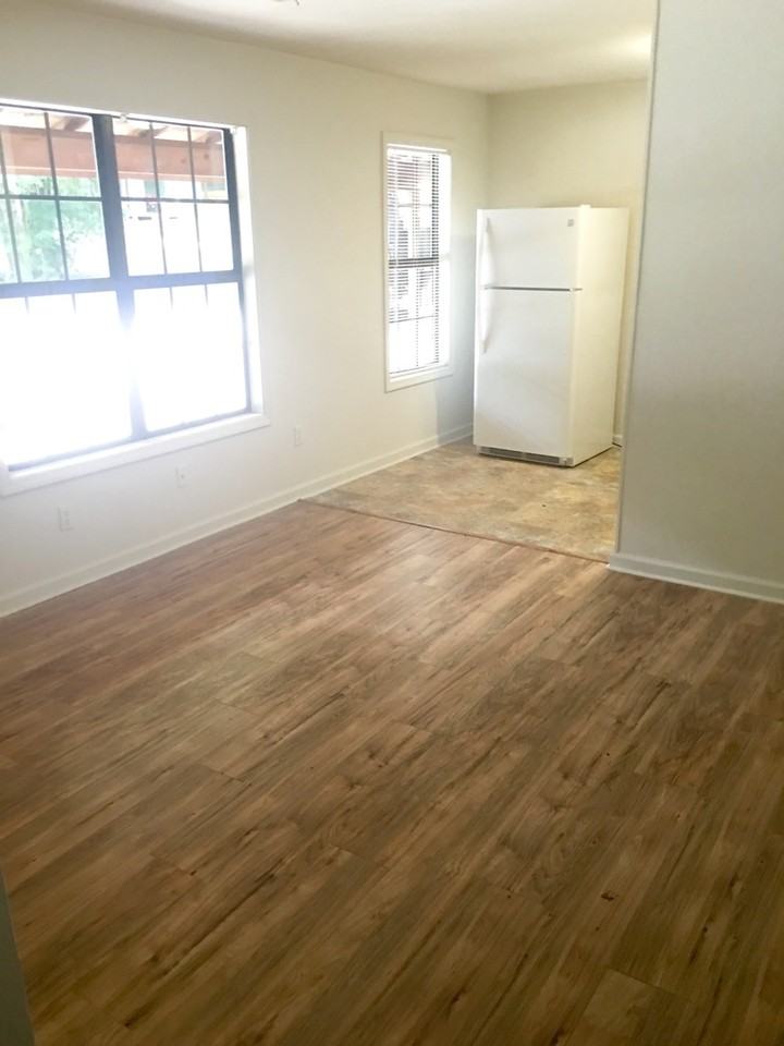 1640 Alderson Loop - Photo 6 of 16