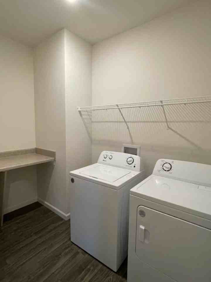 4793 Dobson Dr - Photo 5 of 14