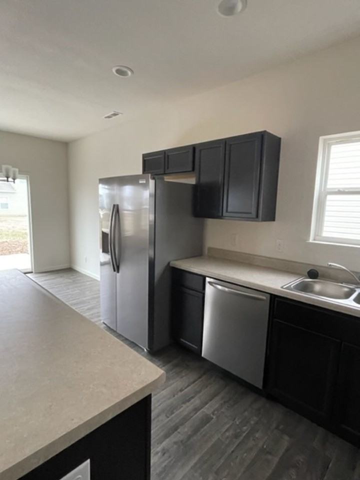 4793 Dobson Dr - Photo 6 of 14
