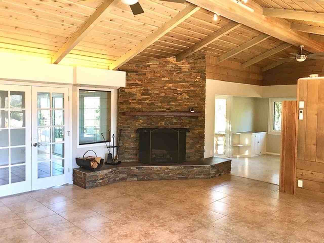 12202 Boulder View Dr - Photo 3 of 20