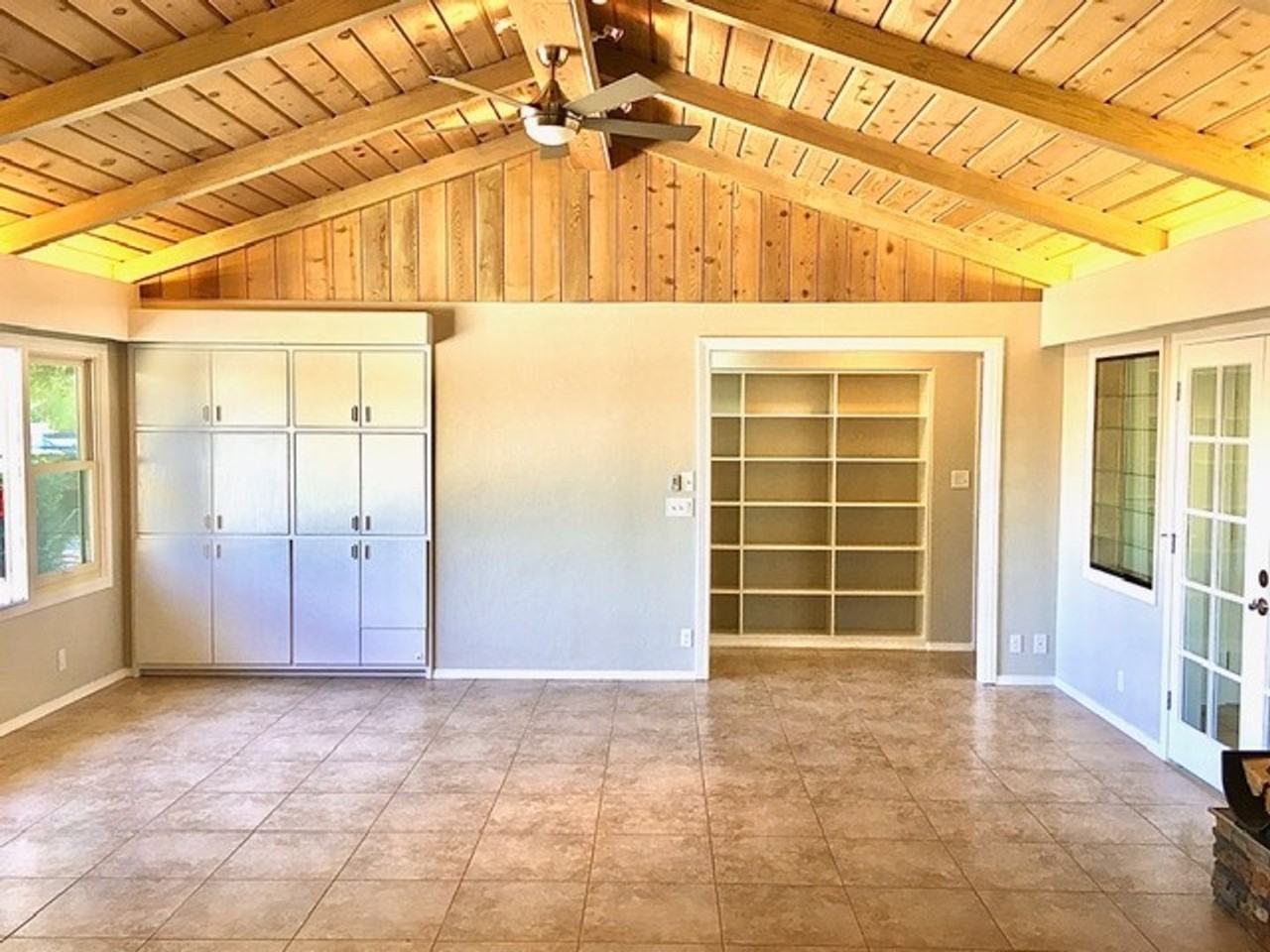 12202 Boulder View Dr - Photo 4 of 20