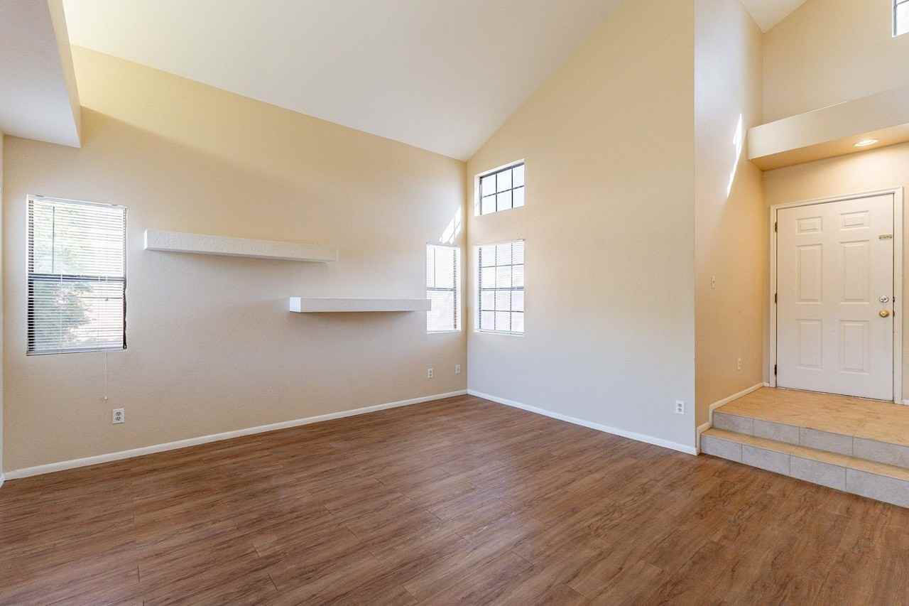 630 W Cassidy Pl - Photo 5 of 34