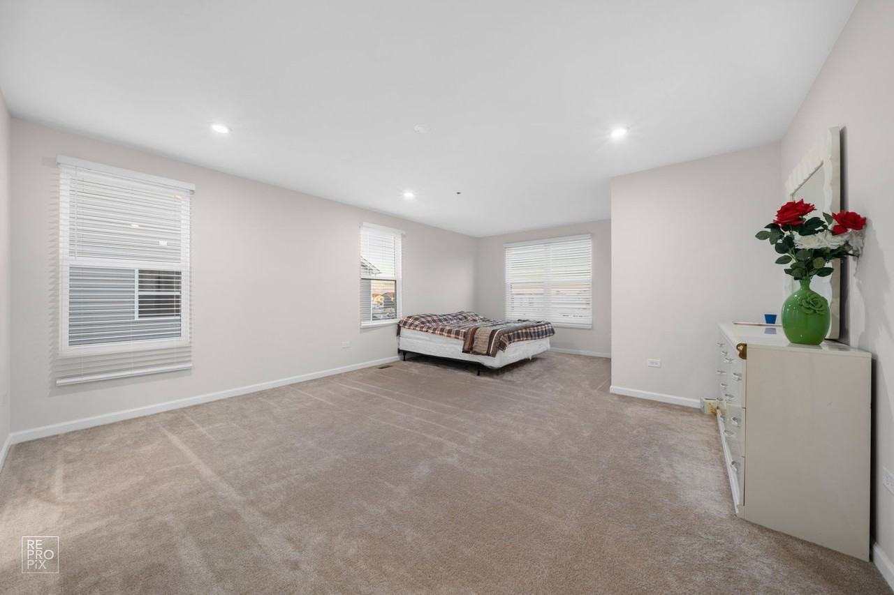 2964 Lancelot Ln - Photo 4 of 10