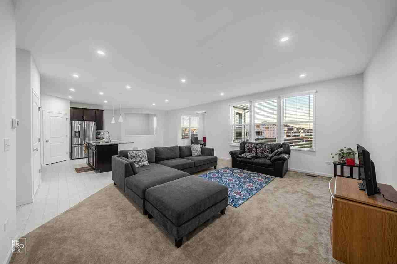 2964 Lancelot Ln - Photo 2 of 10