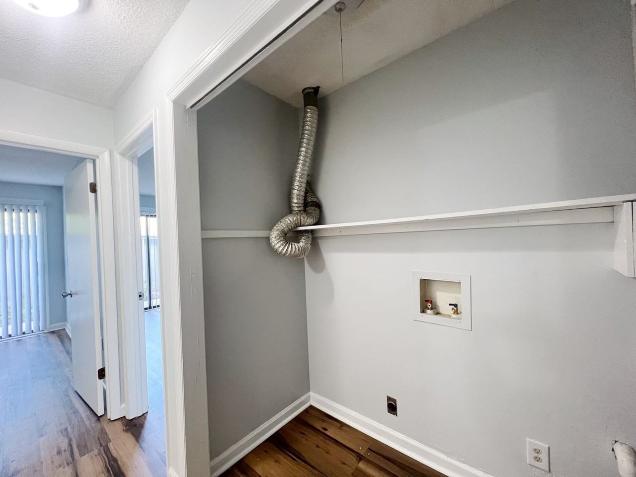 104 Greencastle Dr - Photo 4 of 8