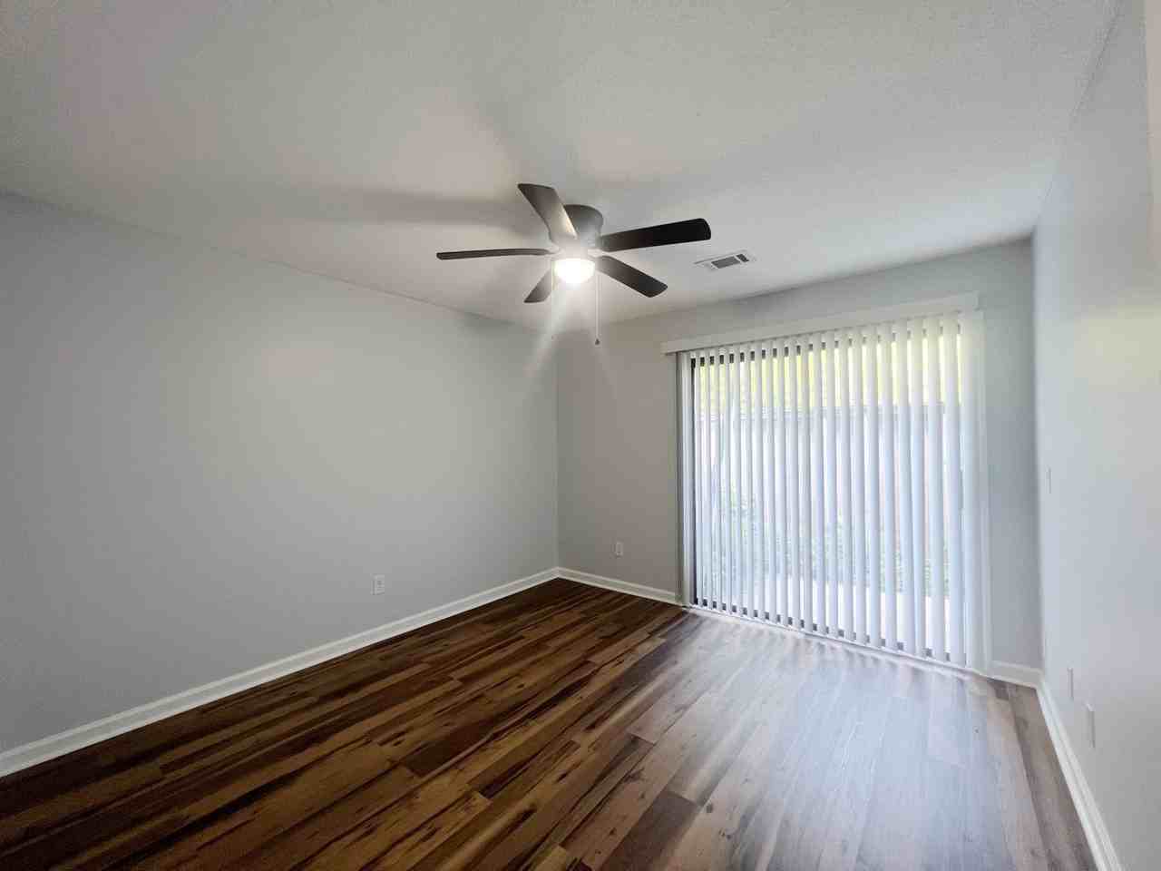 104 Greencastle Dr - Photo 5 of 8