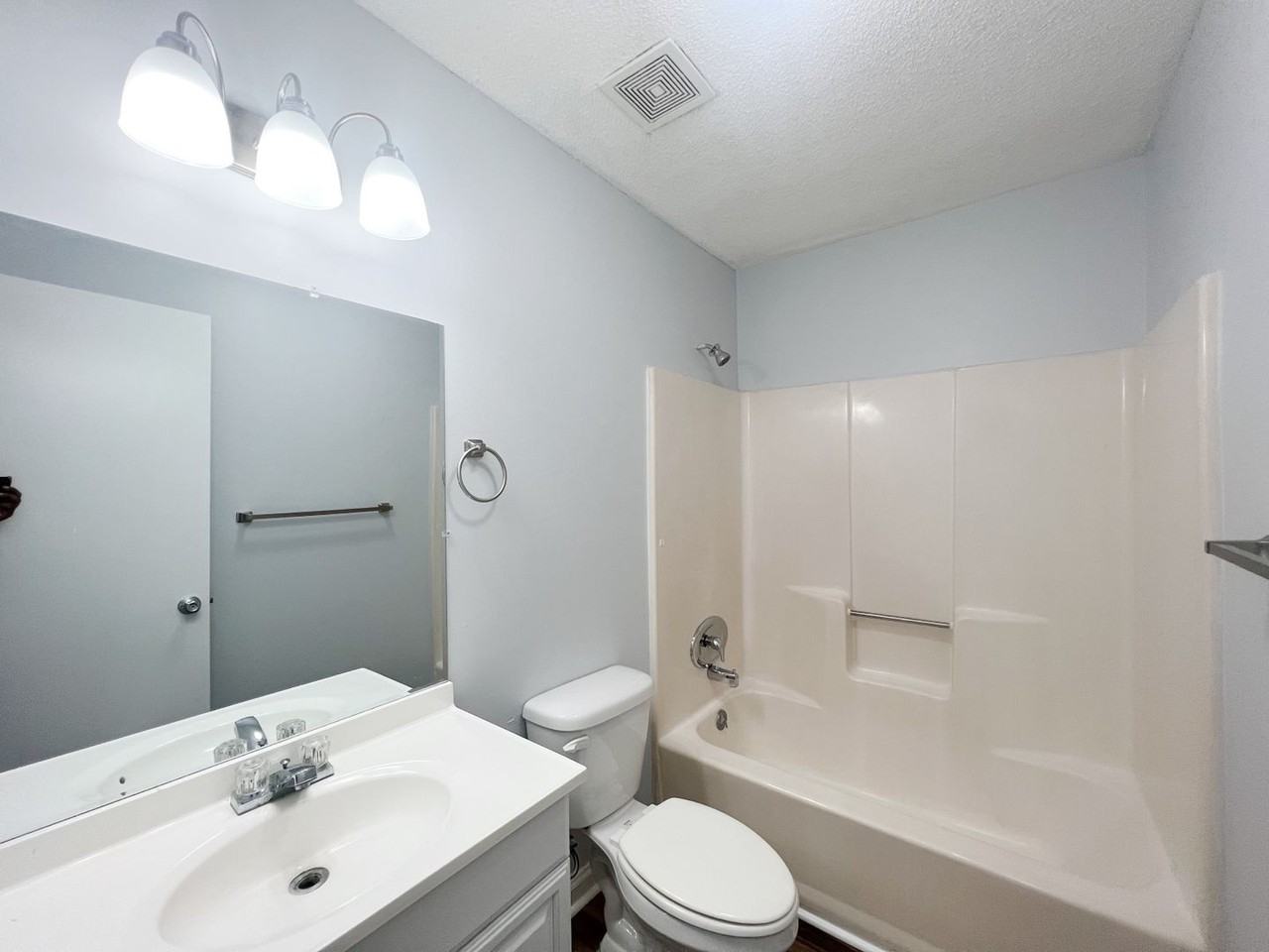 104 Greencastle Dr - Photo 2 of 8