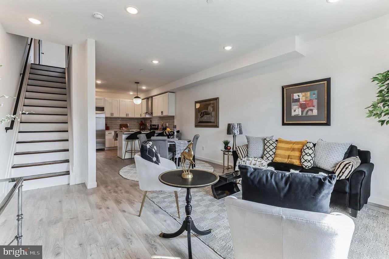 5633 Warrington Ave - Photo 3 of 23