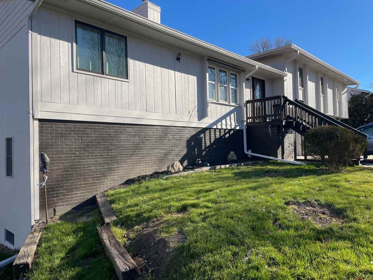 3015 S 119th St - Photo 2 of 41