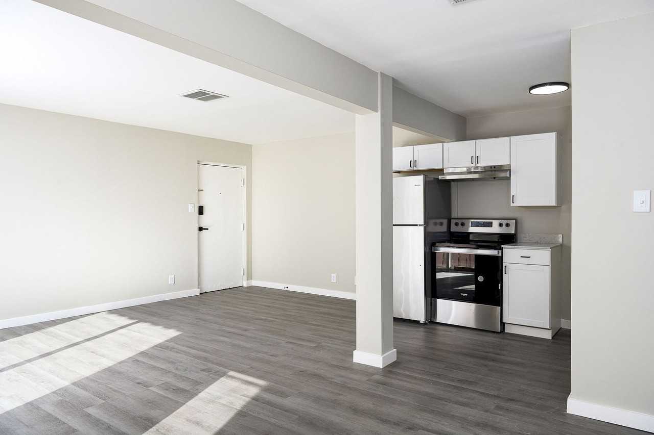 2012 Maywood St - Photo 7 of 21