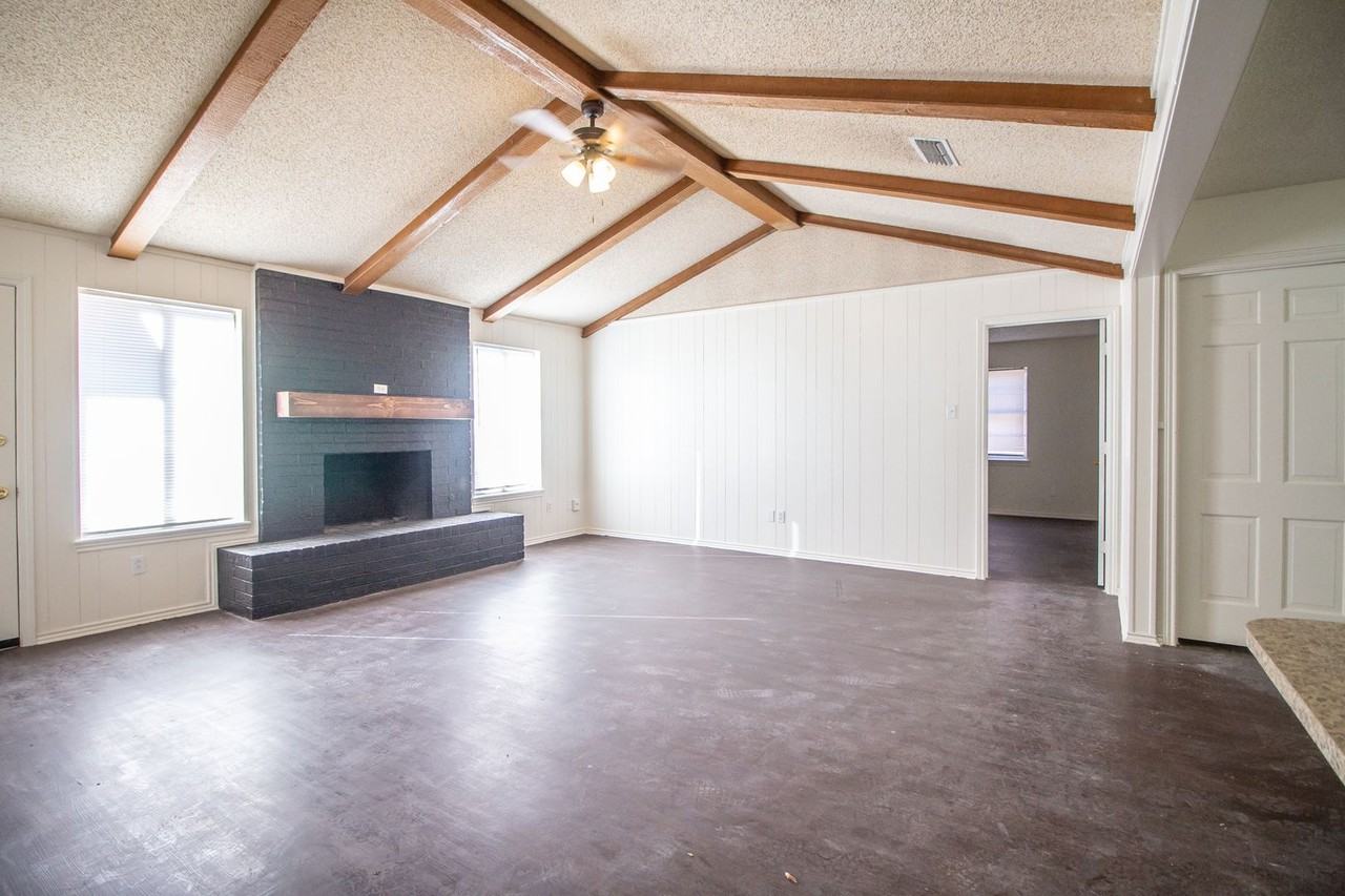 2111 77th Pl - Photo 2 of 17