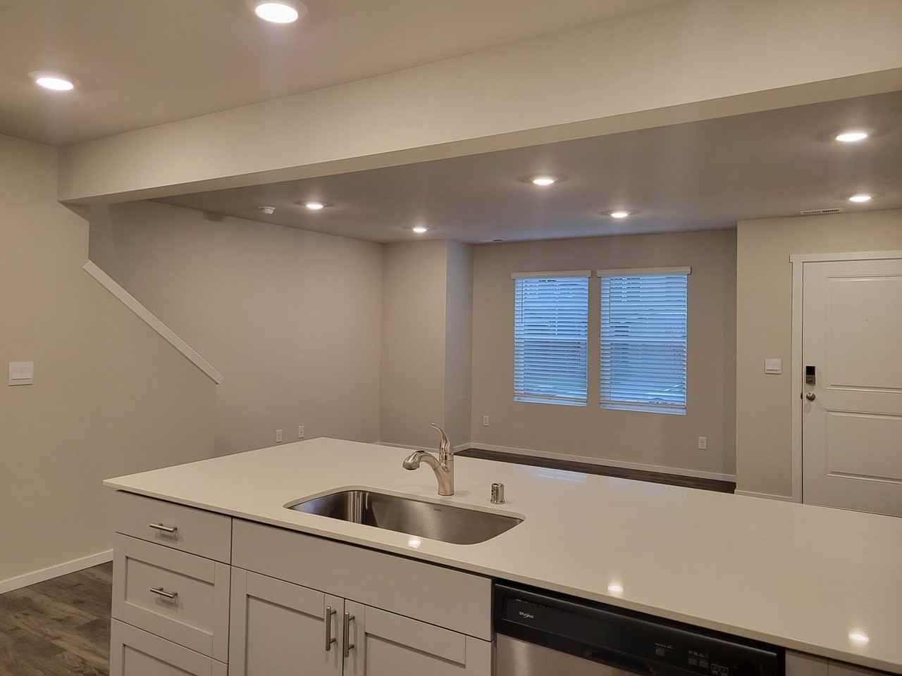 925 Bradley St Ne - Photo 6 of 21