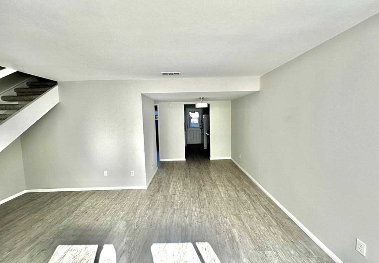 2260 N Indian Canyon Dr - Photo 2 of 34