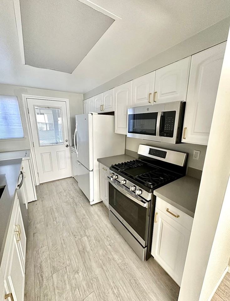 2260 N Indian Canyon Dr - Photo 5 of 34