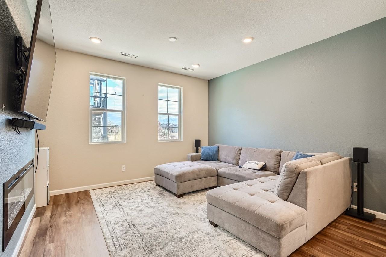 175 Ambrose St - Photo 7 of 27