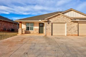 featured image of 719 Ivy Ln