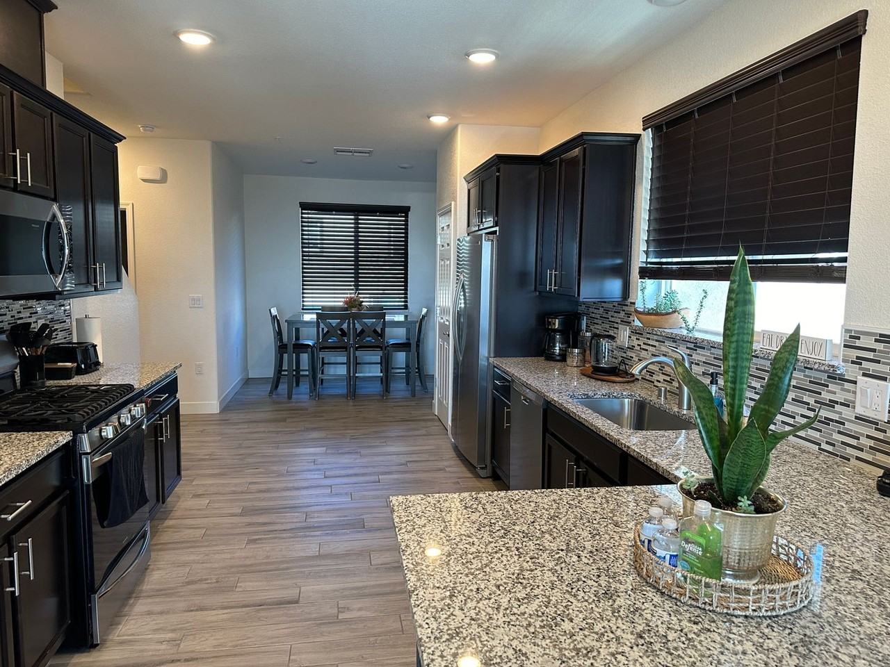 3191 Sterling Ridge Cir - Photo 3 of 12