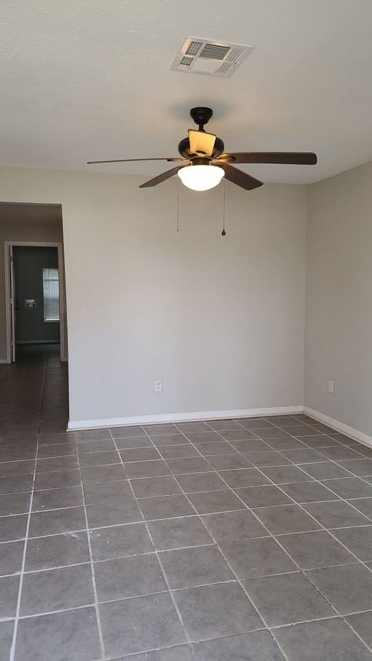 200 200 Holmes st - 200 Holmes - Photo 3 of 7