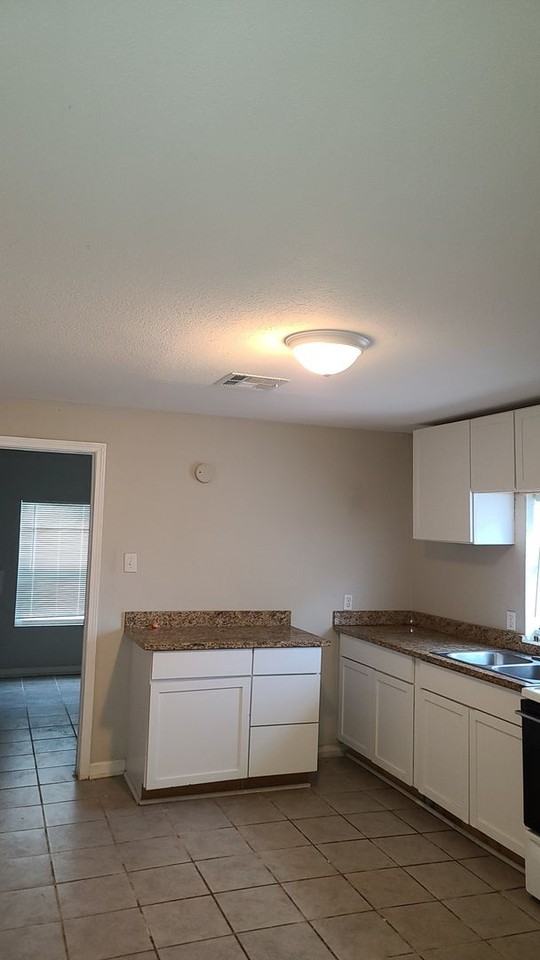 200 200 Holmes st - 200 Holmes - Photo 4 of 7