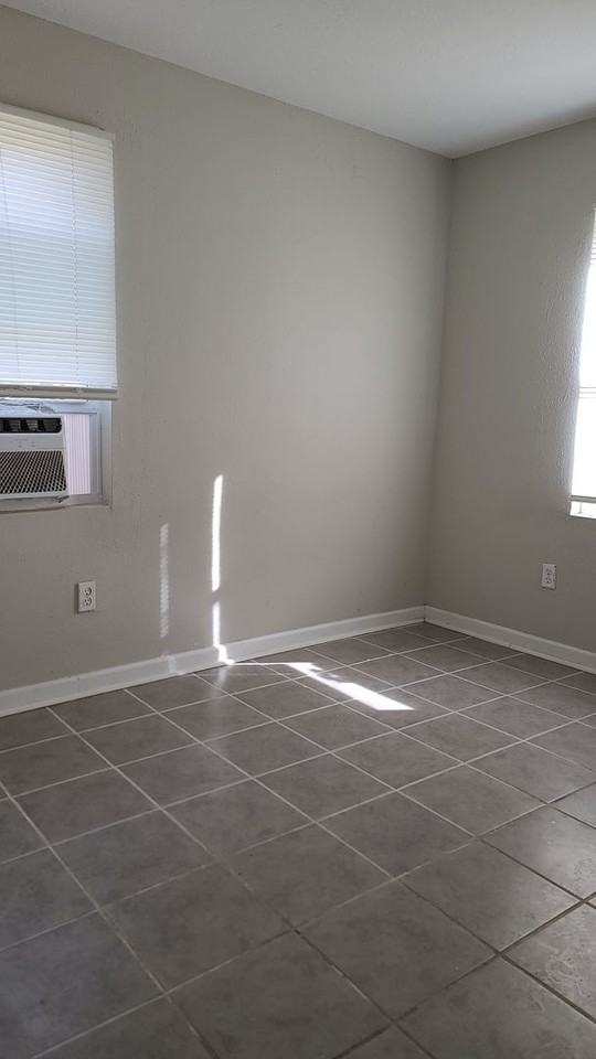 200 200 Holmes st - 200 Holmes - Photo 6 of 7