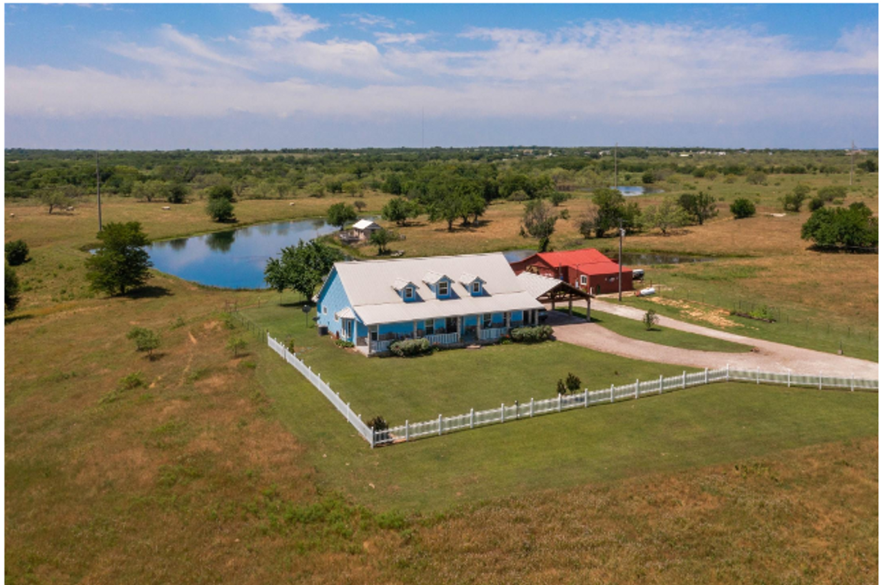 20716 State HWY 56 Highway, Southmayd, TX 76268 3 Bedroom House for