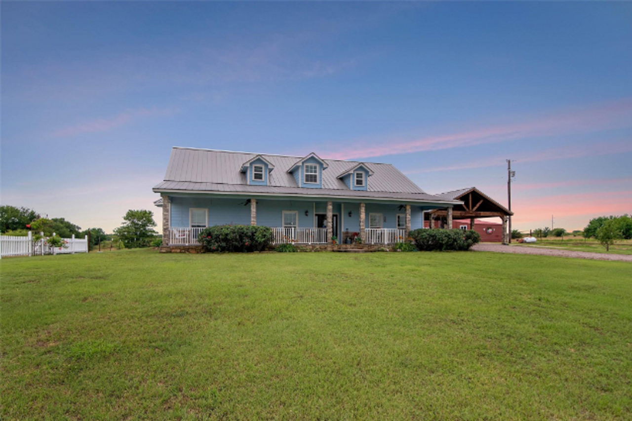 20716 State HWY 56 Highway, Southmayd, TX 76268 3 Bedroom House for