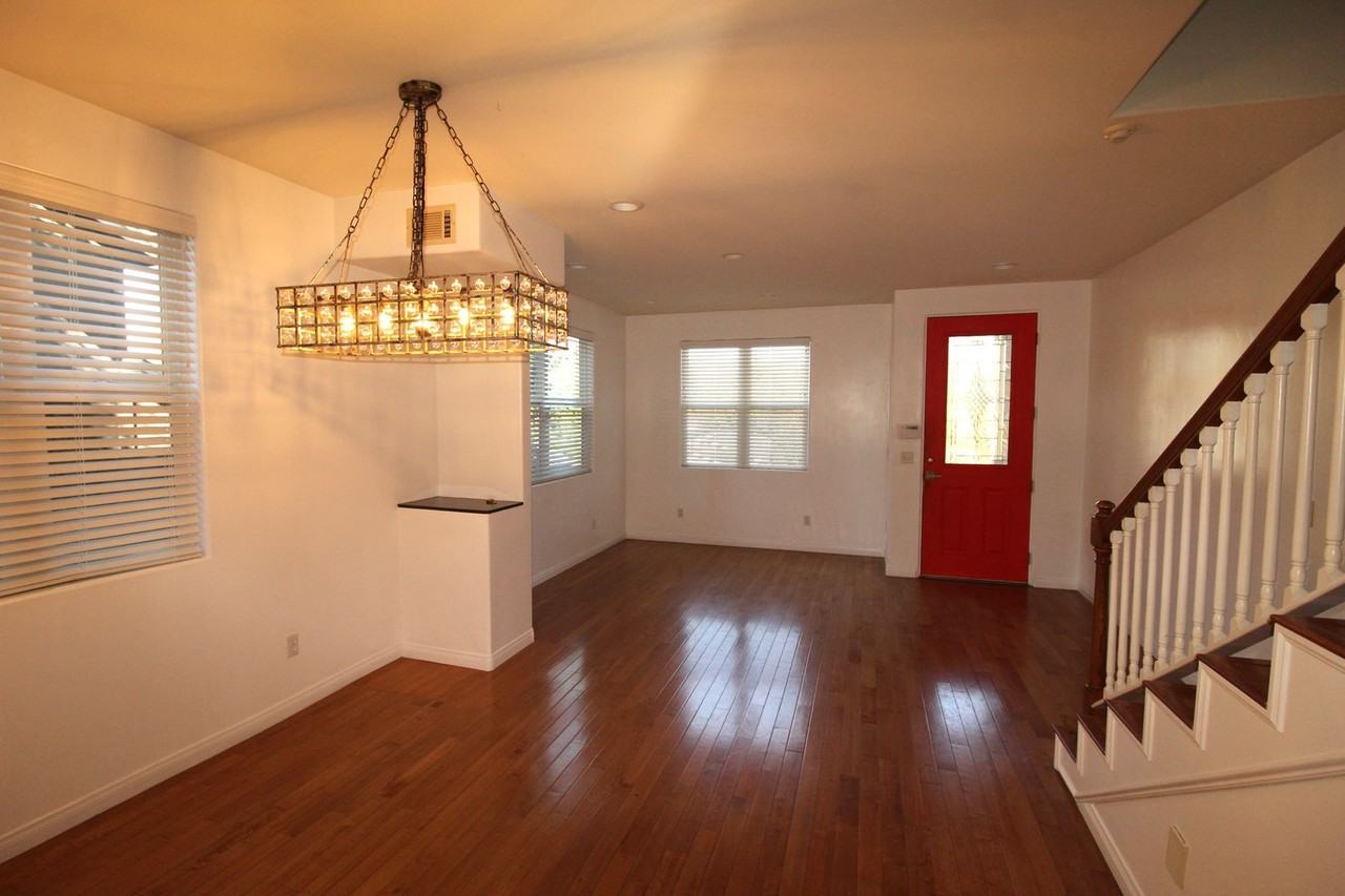 402 Mahoney Ave - Photo 3 of 40