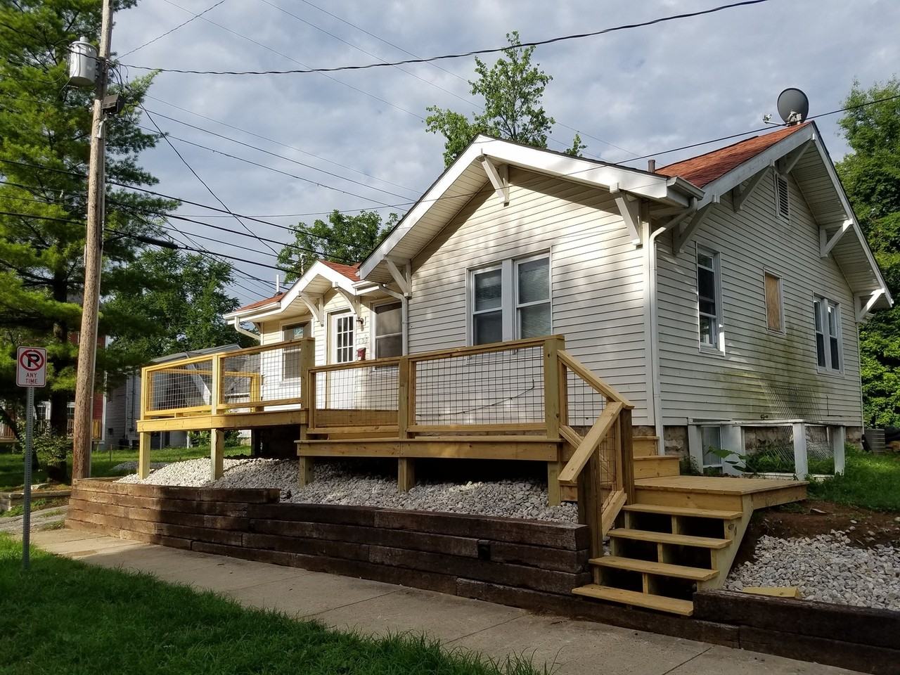 609 N Dunn St - Photo 2 of 29