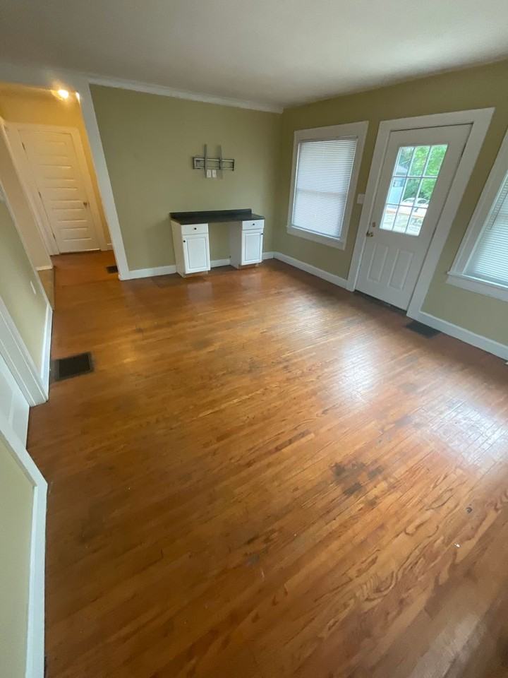 609 N Dunn St - Photo 6 of 29