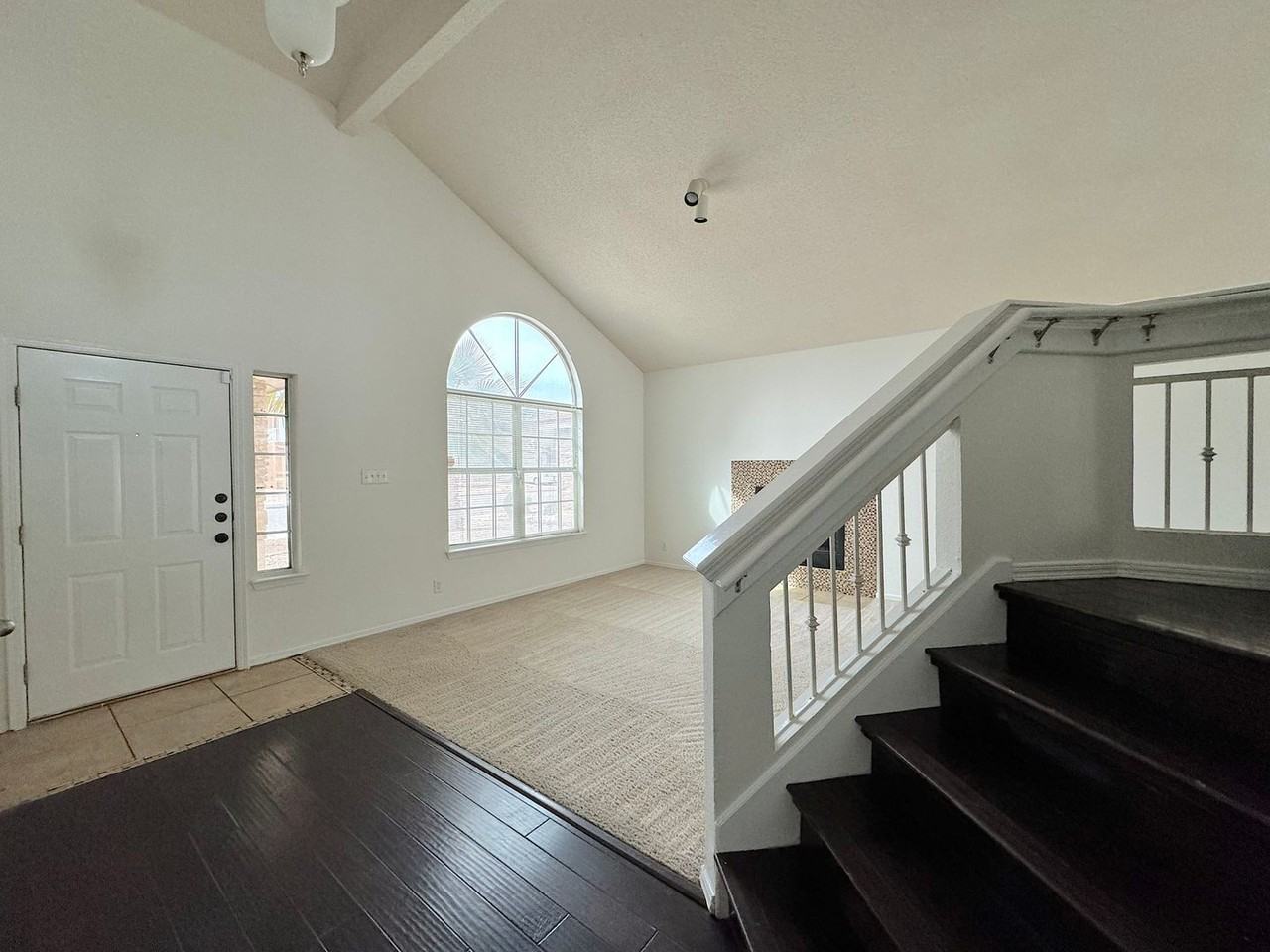 6404 Kenmore - Photo 3 of 29
