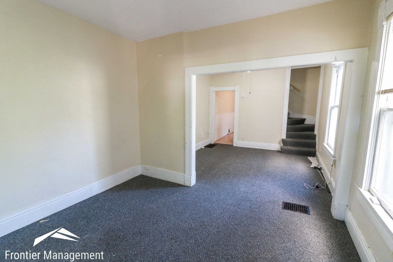 629 Leavenworth Street - Photo 2 of 7