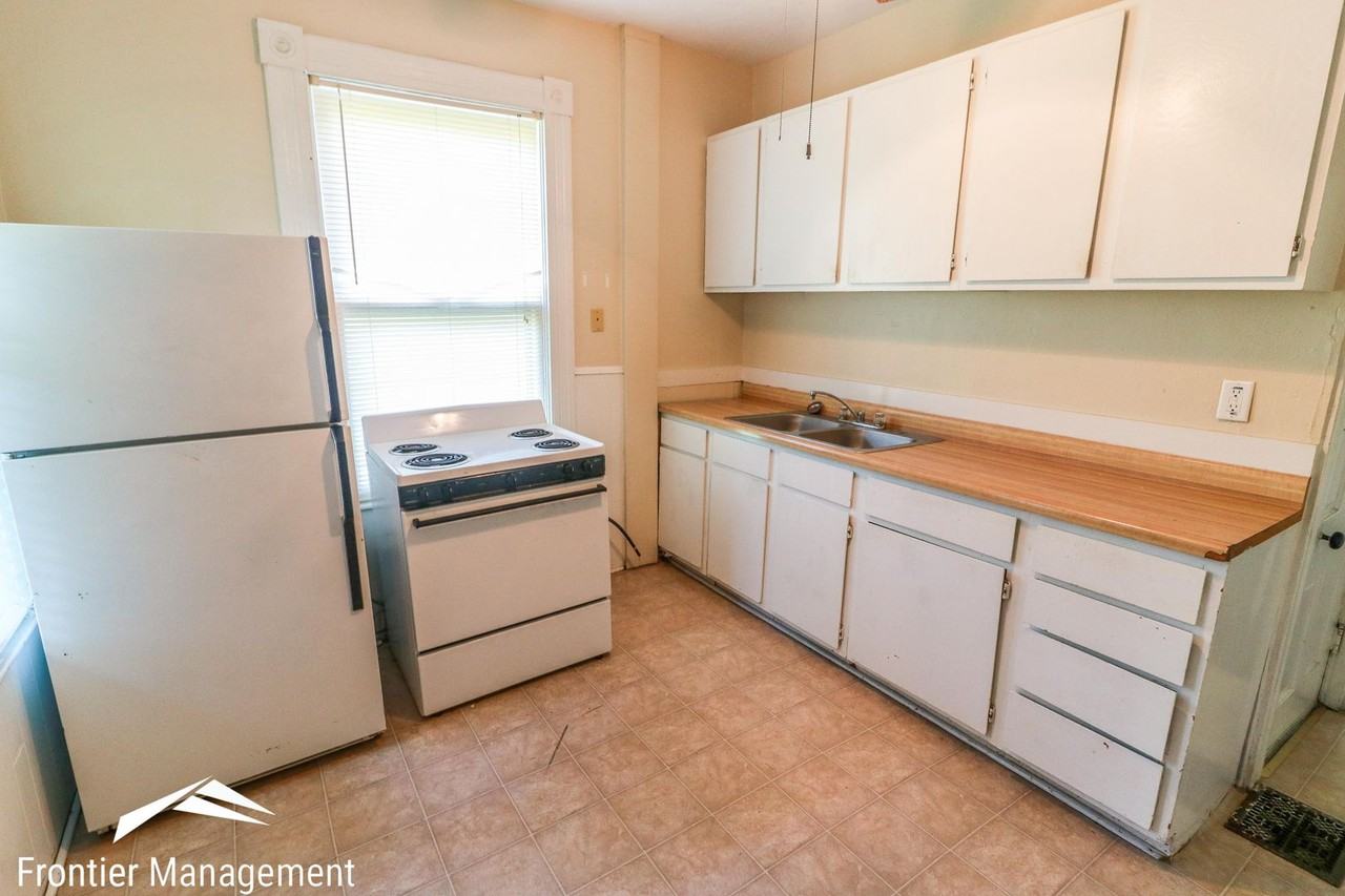 629 Leavenworth Street - Photo 3 of 7