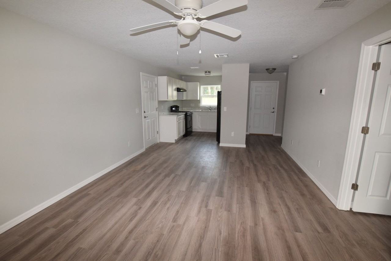 925 E Mcdonald Ave - Photo 4 of 12