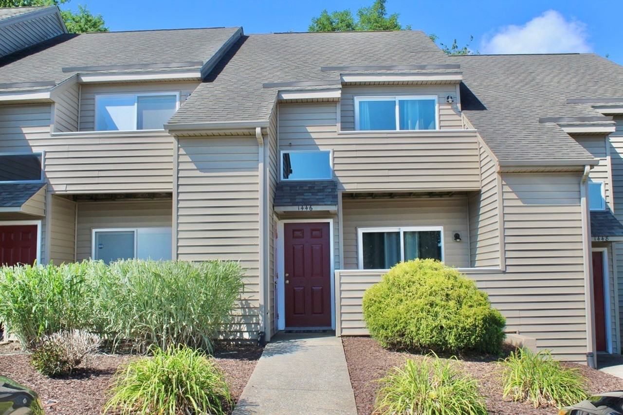 1446 Bradley Dr - Photo 2 of 23