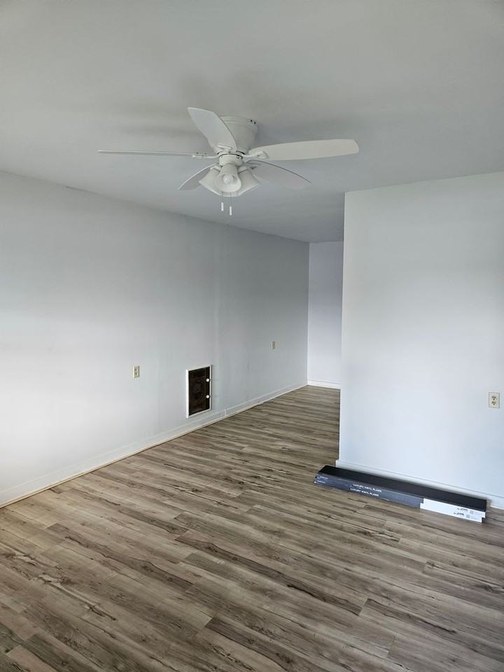 165 Pierce St - Photo 2 of 7