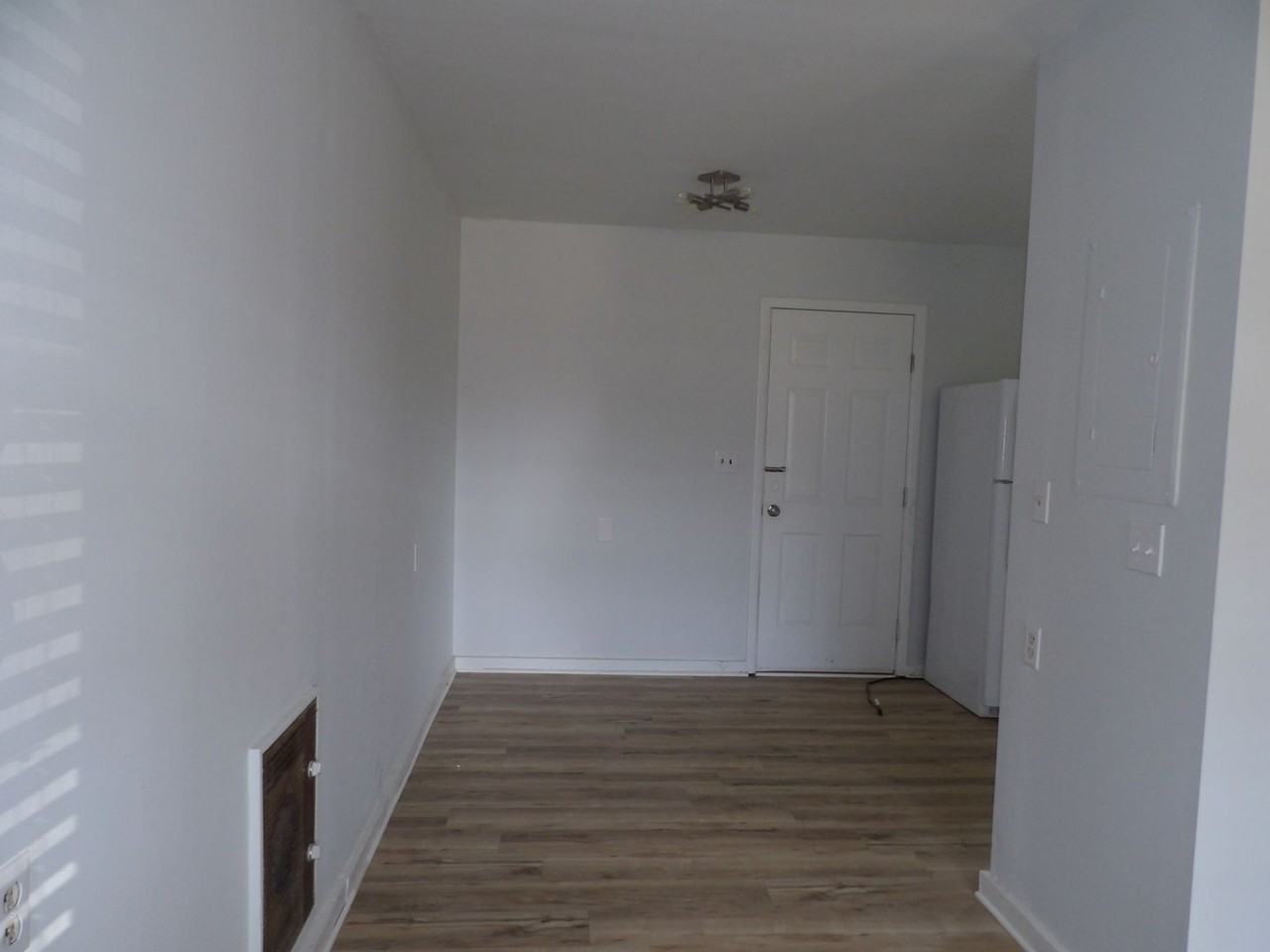 165 Pierce St - Photo 3 of 7