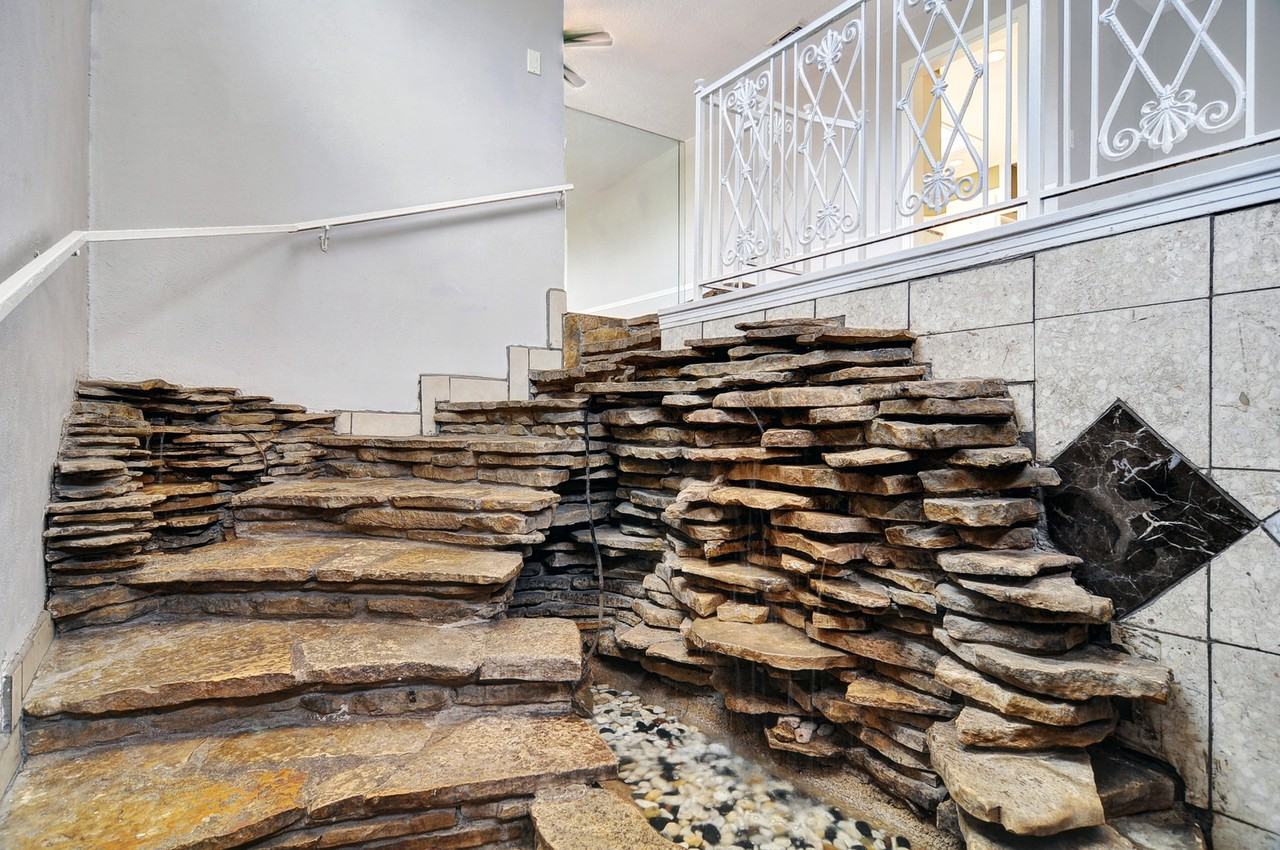 5336 Wonder Dr - Photo 2 of 33