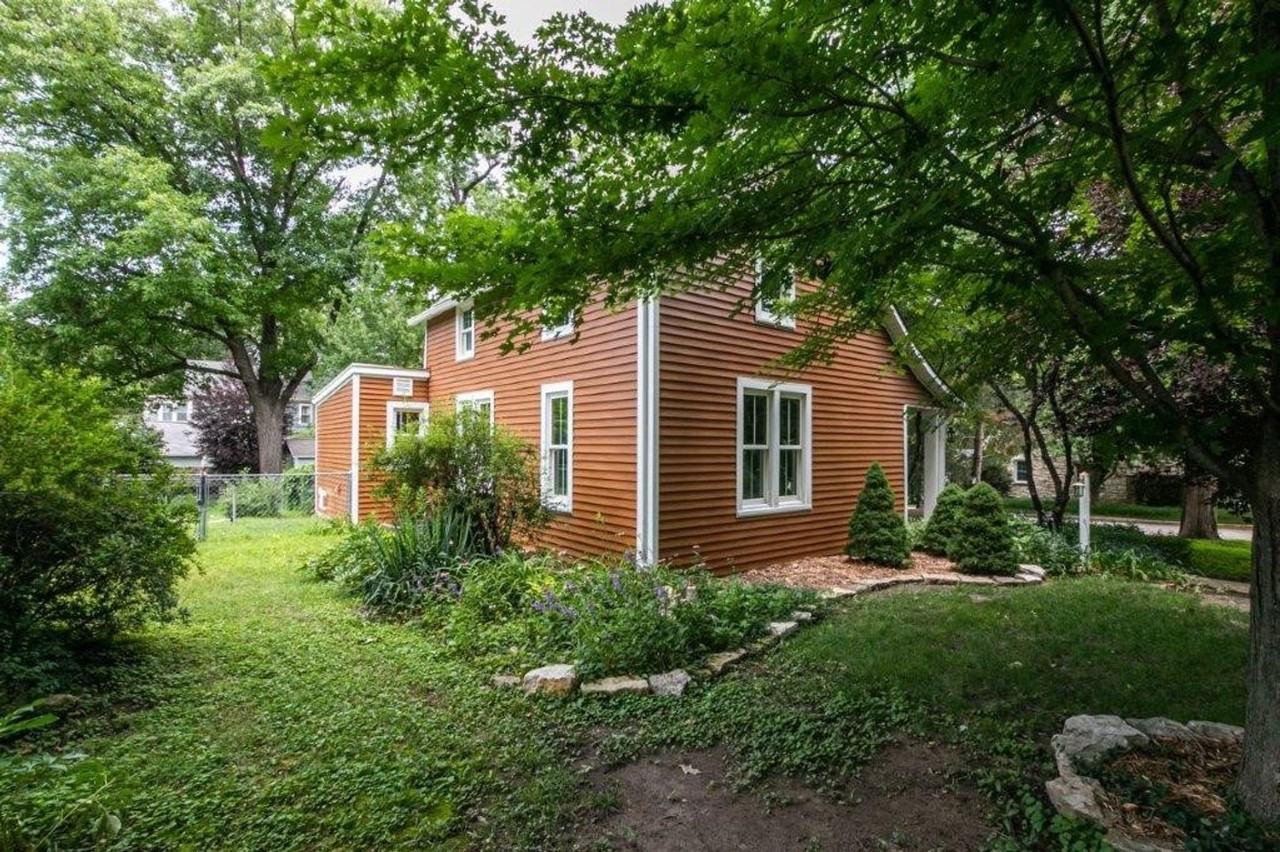 1800 Poyntz Ave - Photo 3 of 44