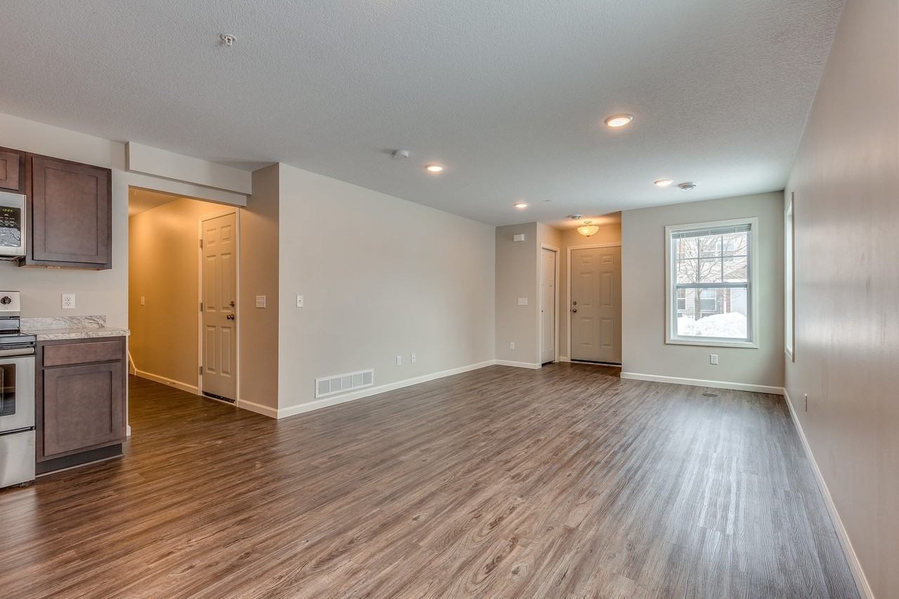 12654 Pond View Rd - Photo 4 of 19