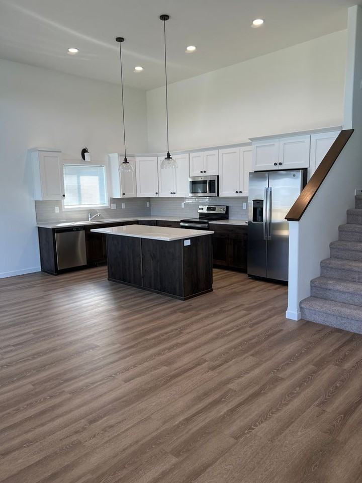 1102 46th Ave S - Photo 5 of 17