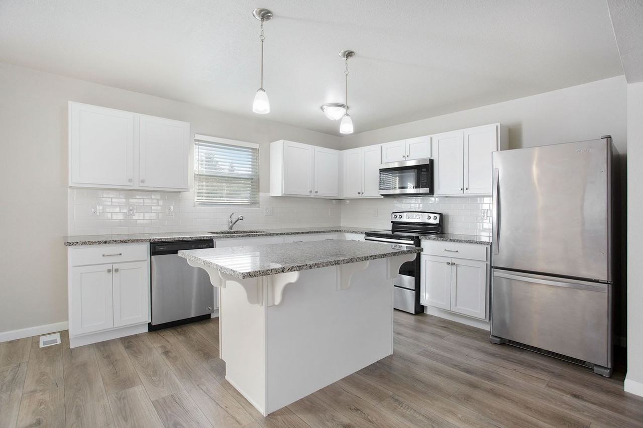 5524 Eagle Glen Dr Sw - Photo 2 of 19