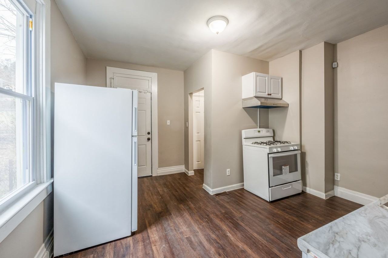 437 Pacific St - Photo 2 of 19