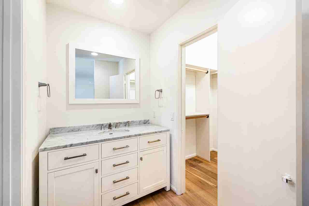 1011 5th St #4 - Photo 7 of 15