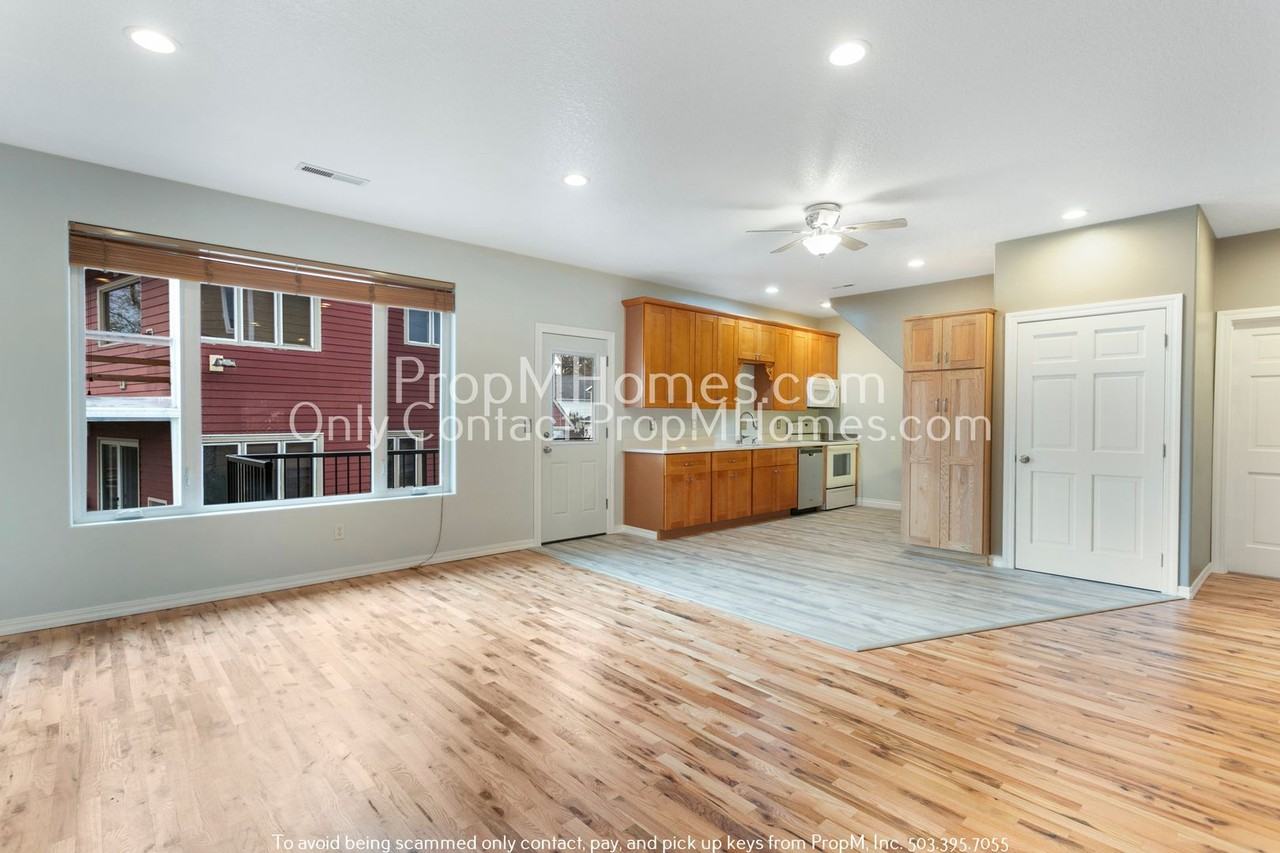 203 W Clackamas Blvd - Photo 3 of 39