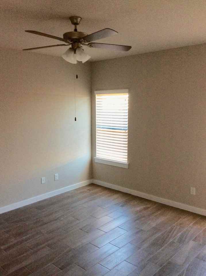 223 Hidden Springs Dr - Photo 4 of 7