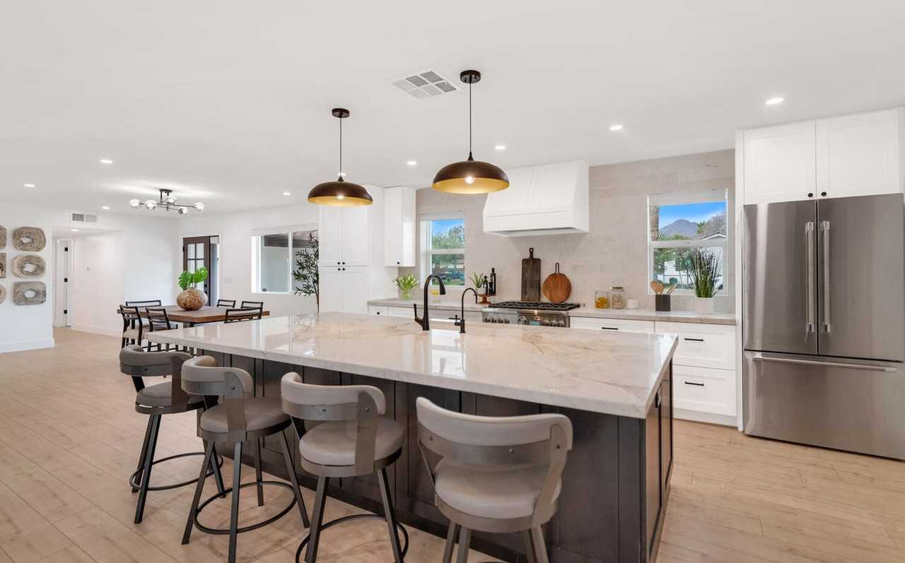 5311 N Woodmere Fairway - Photo 7 of 34