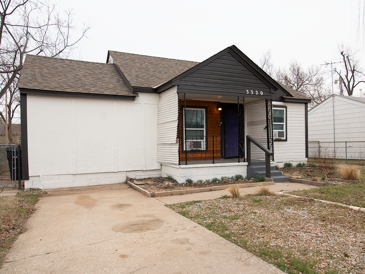 3320 S Saint Clair Ave - Photo 2 of 16