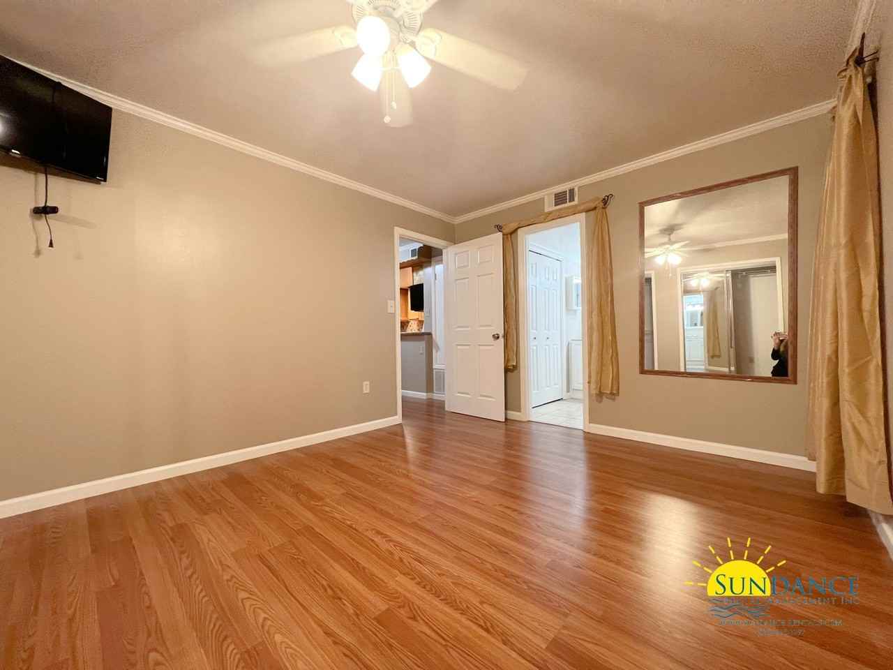 225 Wright Pkwy Nw #4 - Photo 3 of 21